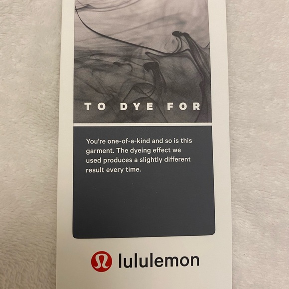 NWT Lululemon Swiftly Tech High Neck Racerback Tank 2.0
Shibori Stripe True Navy - Picture 8 of 9